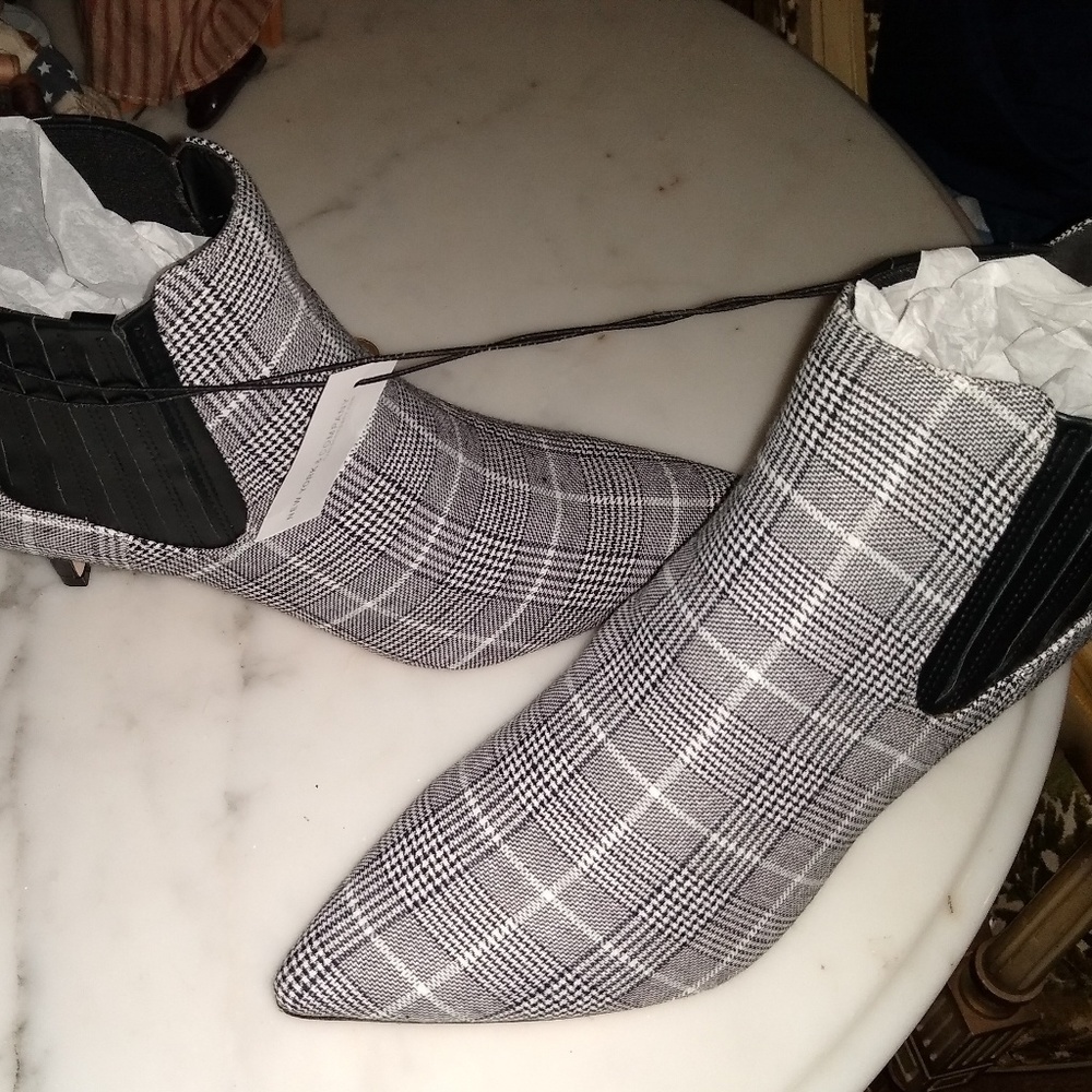 Ankle bootie